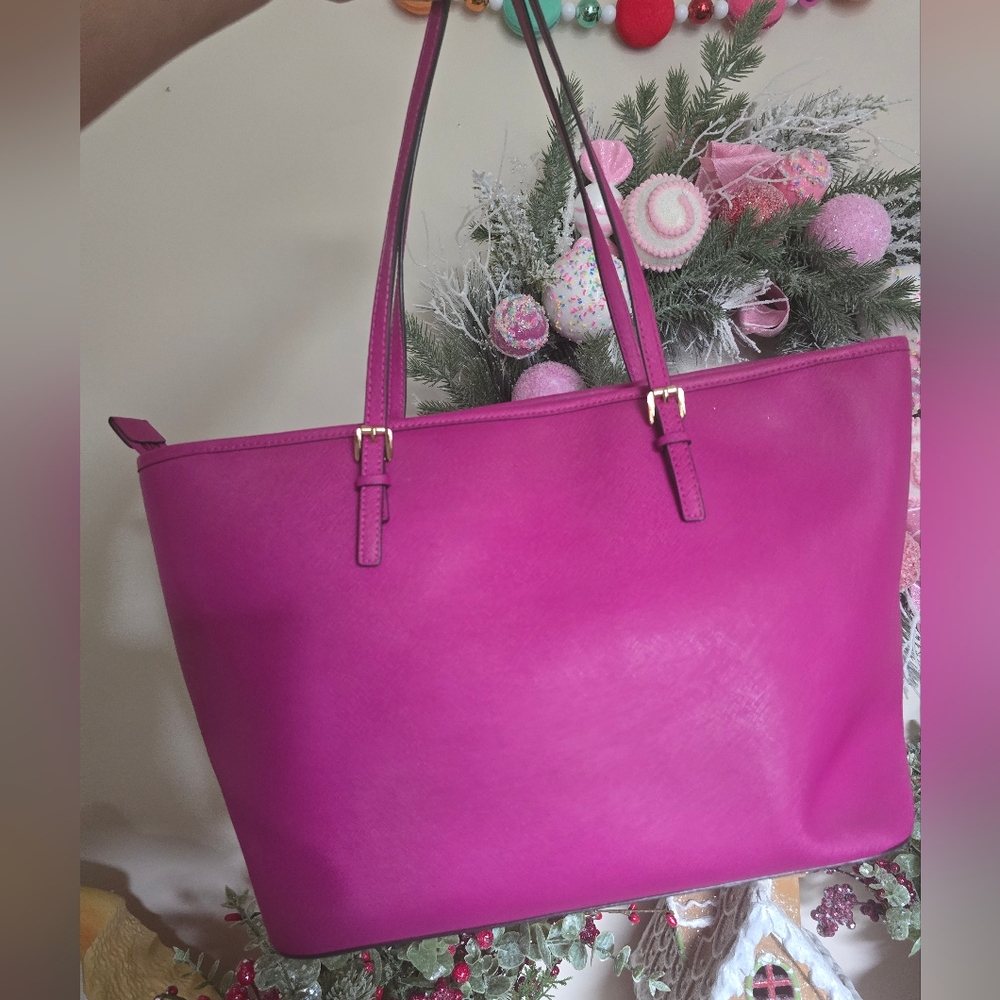 Michael Kors Jet Set Large Tote Saffiano Leather Top Zip - Raspberry - Gold Logo - Picture 2 of 9